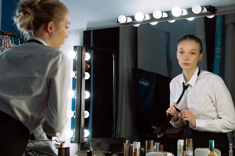Put the Phone Down: The Pre-Show Digital Detox That Gives You an Unfair Edge